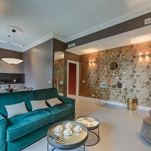 Aparthotel Seven - Myplacesanremo, Sanremo